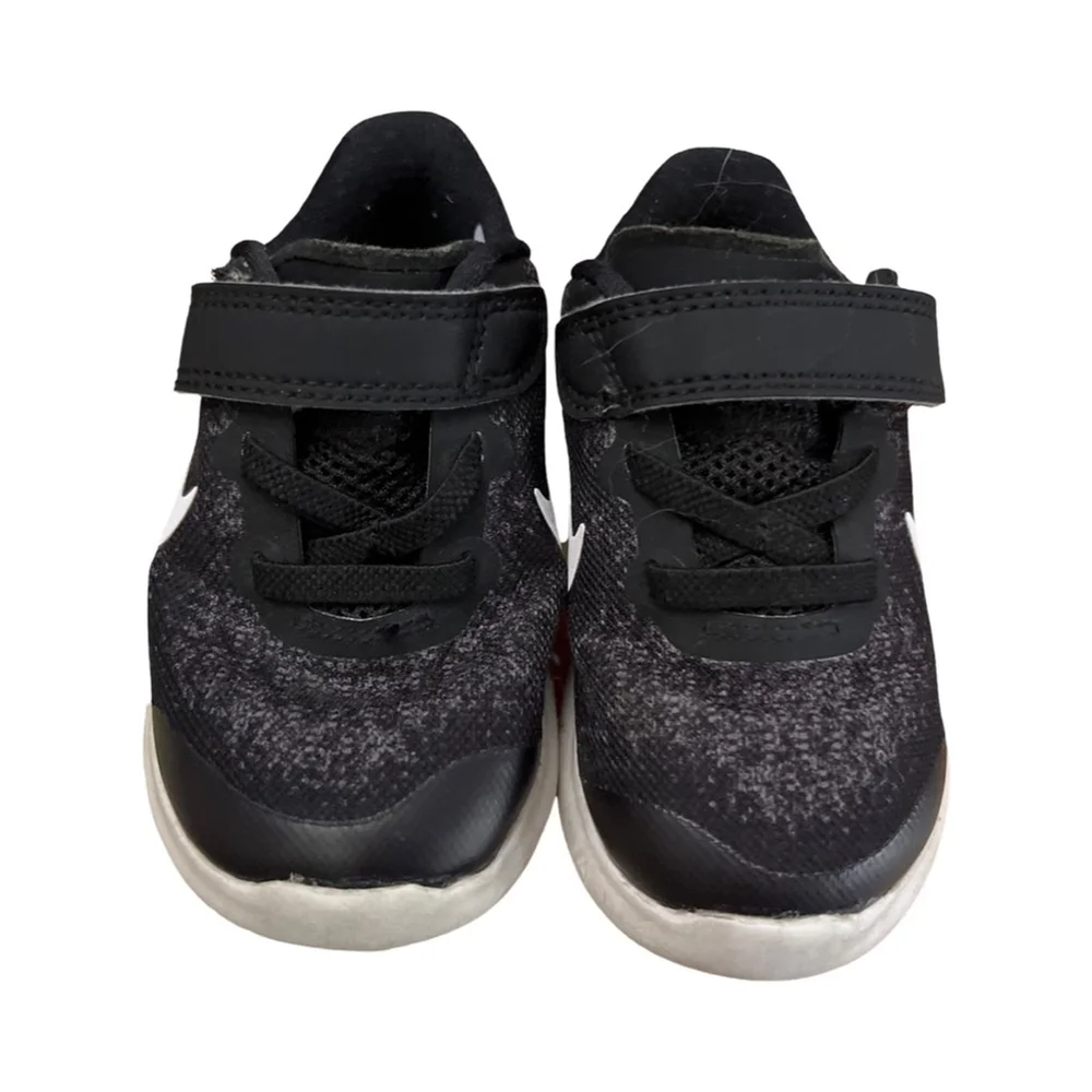 Boys' Nike Free RN - size 5